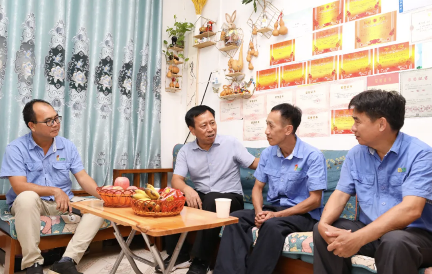 全国劳模朱平:海南省总工会到188改名为Taptap点点走访慰问全国劳模朱平